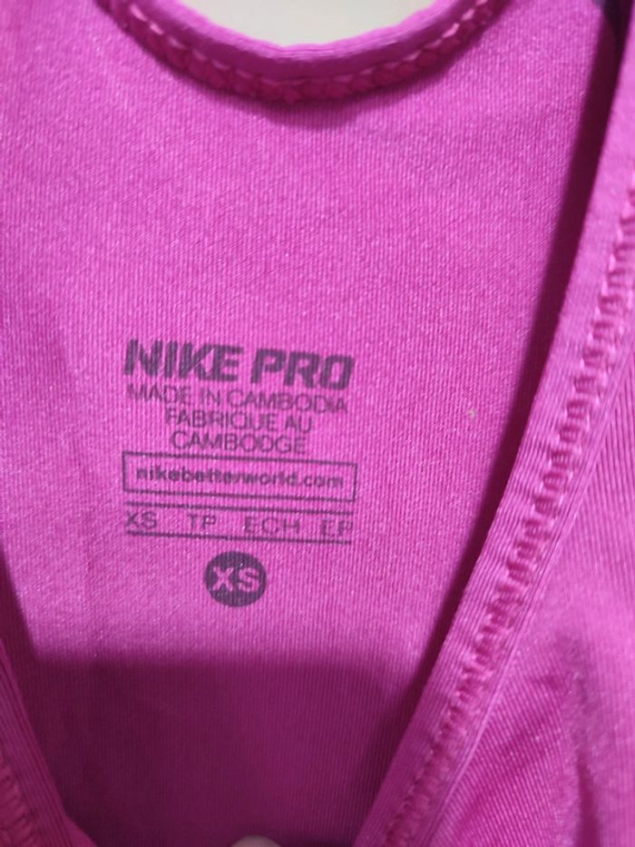 Haut de sport Nike pro taille XS - photo numéro 2