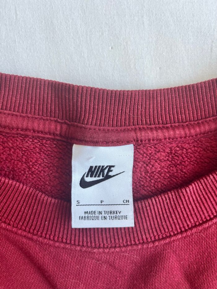 Pull Nike Bordeaux écriture bleu marine