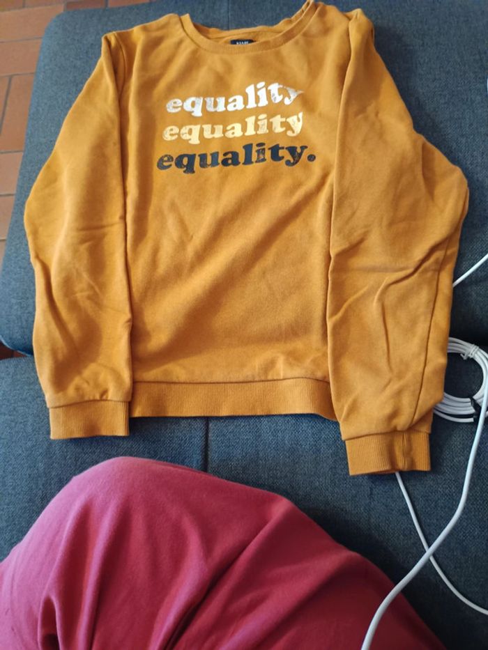 Sweat moutarde col rond taille 10 ans - photo numéro 2