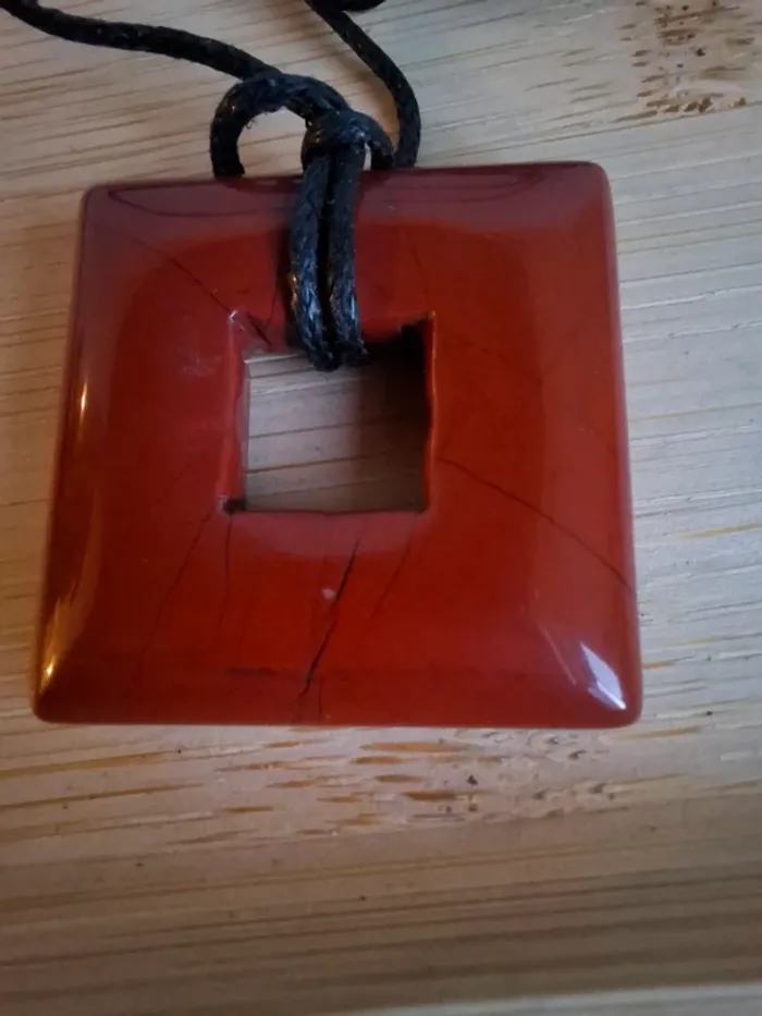 Collier Jaspe Rouge sur Cordon Noir – Énergie & Élégance - photo numéro 3