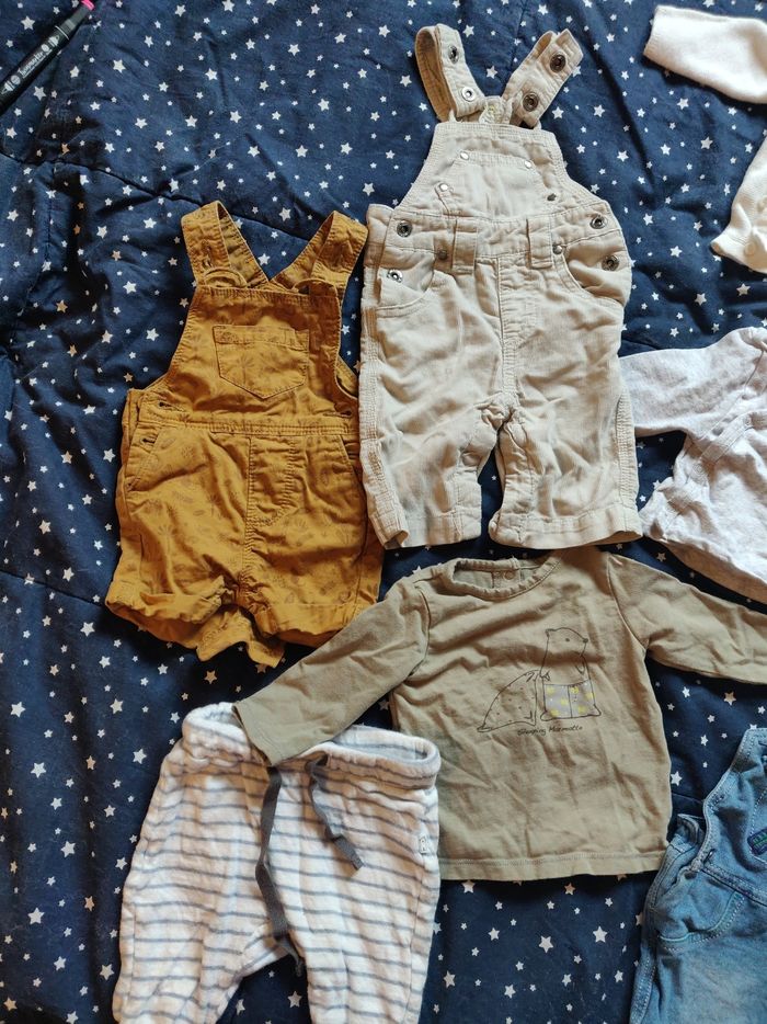 Lot de vêtements garçon taille 1 mois. - photo numéro 2