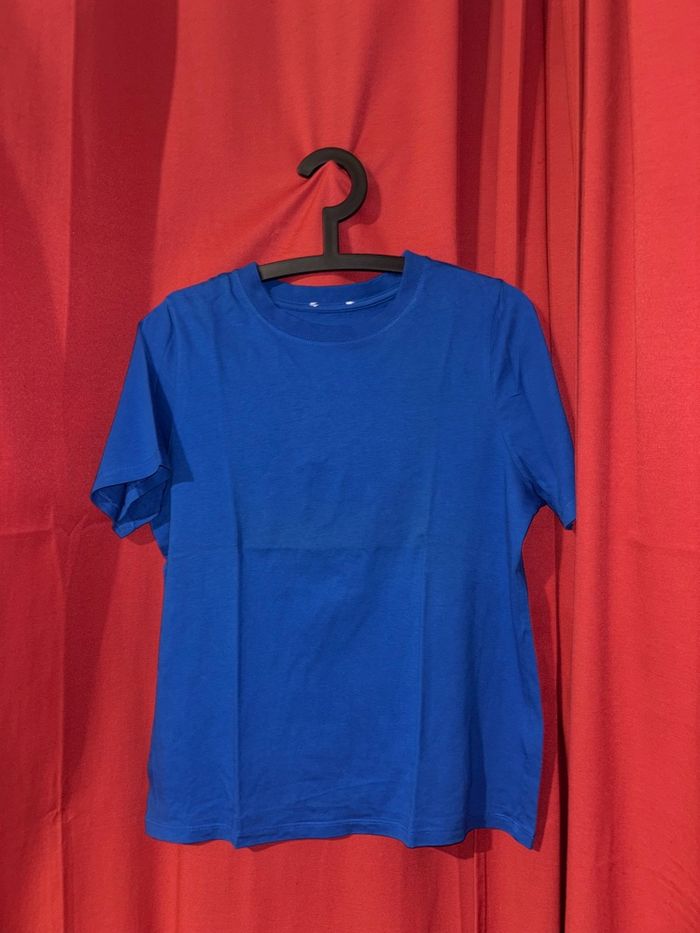 tee shirt bleu