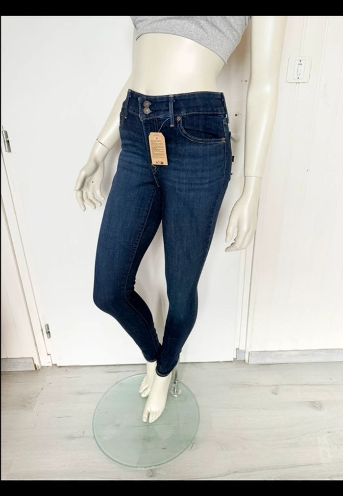 Jean Levi’s 711 Skinny – Taille 26/32 – Bleu brut – Neuf avec étiquette - photo numéro 7