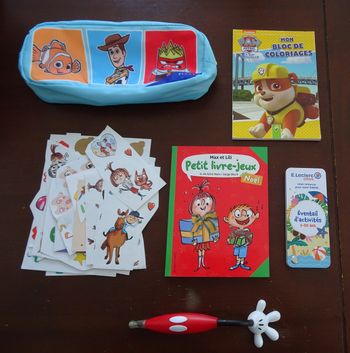 Lot de papeterie pour jeune enfant