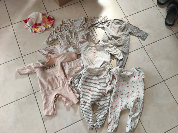 Lot  84 vêtements bébé fille 12 mois - photo numéro 6