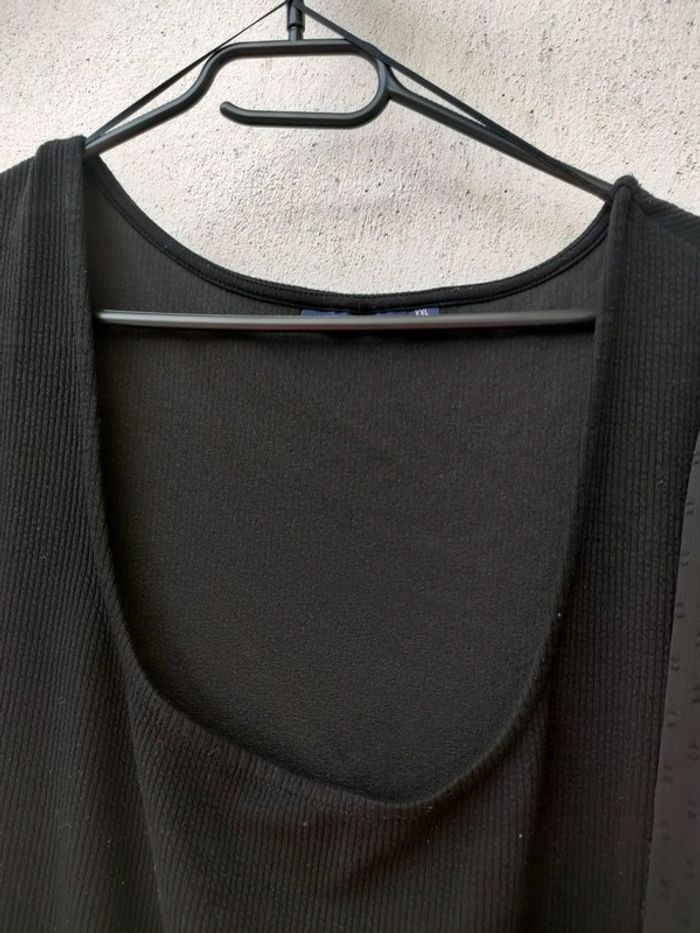 Haut noir 50 52 - photo numéro 4