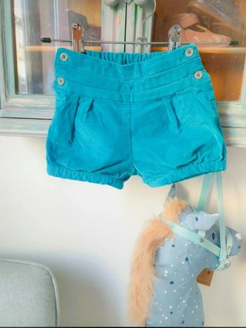 Short en velours taille 18 mois