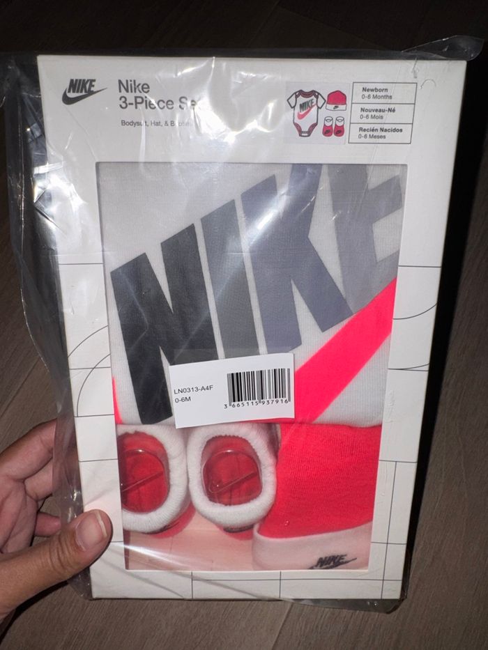 Coffret naissance Nike 0-6m - photo numéro 3