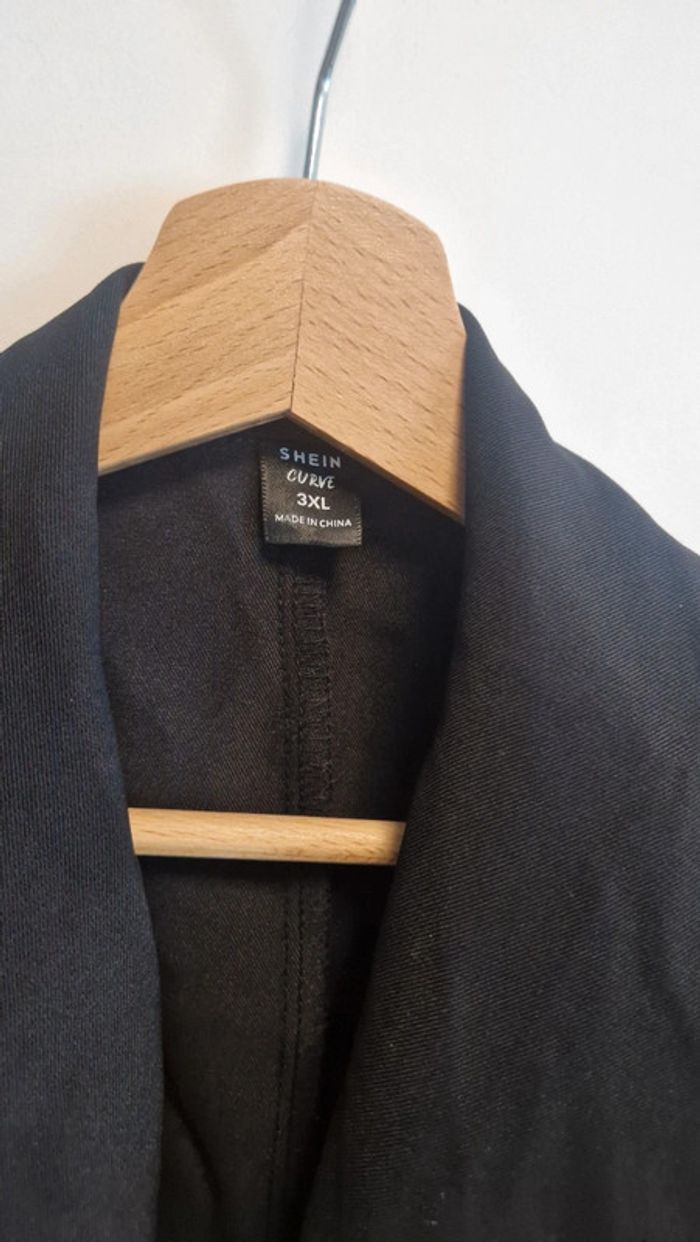 Robe tailleur - photo numéro 3