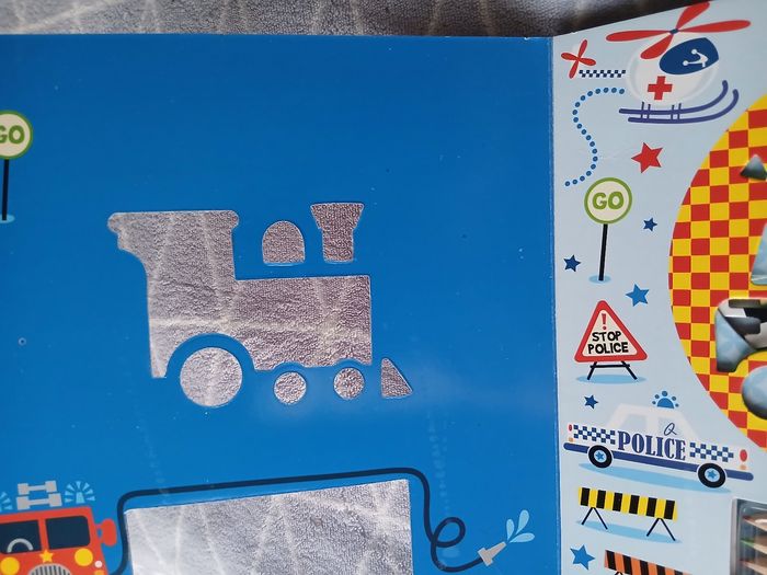 Neuf/activité 3ans+ "Livre à pochoirrs" inclus feuilles & crayons - photo numéro 4