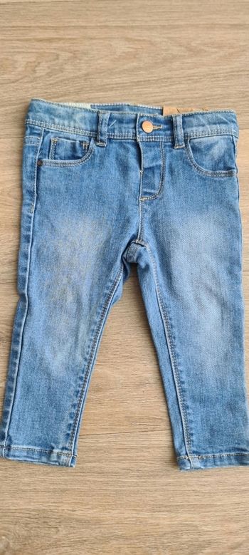 Superbe jeans les Bleus Zara baby girl taille 9/  12 mois neuf