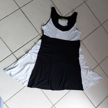 Robe fluide noir et blanc taille M/L
