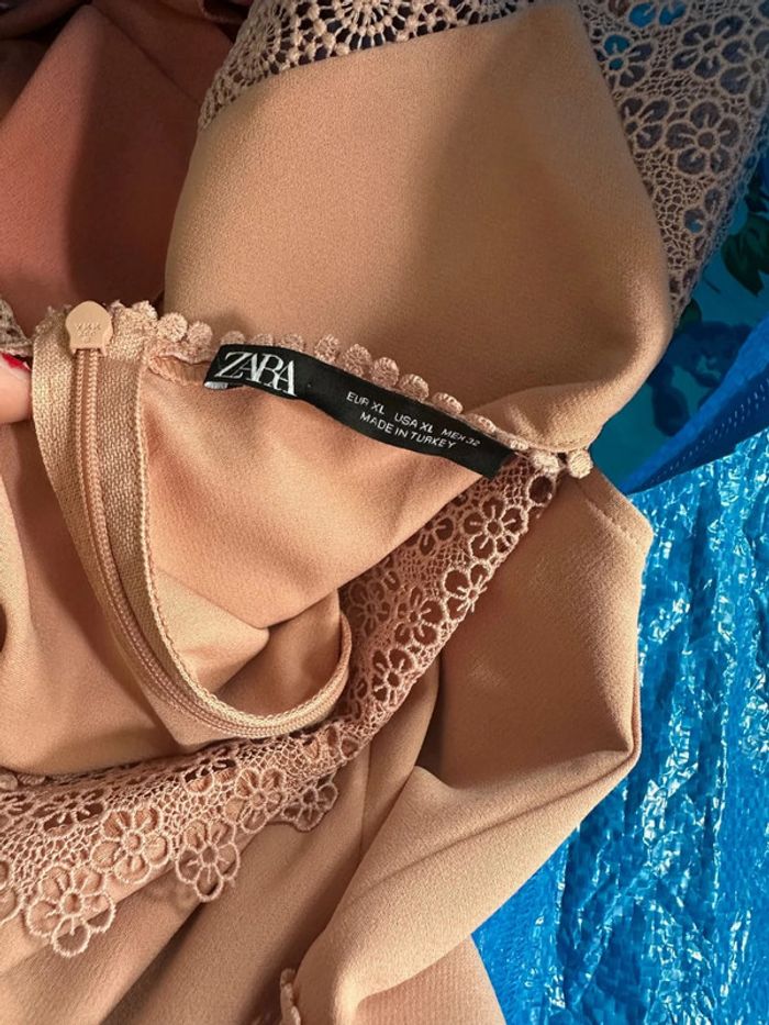 Robe rose poudrée dentelle - Zara - photo numéro 3