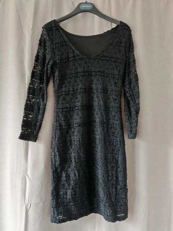 Robe noire a dentelle