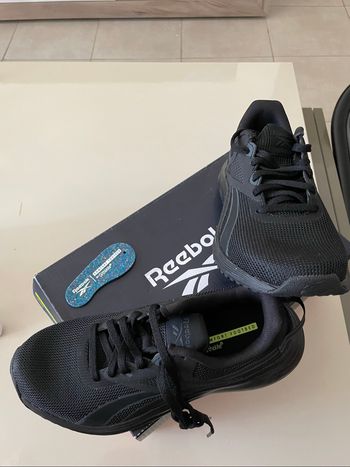 Basket rebook neuve