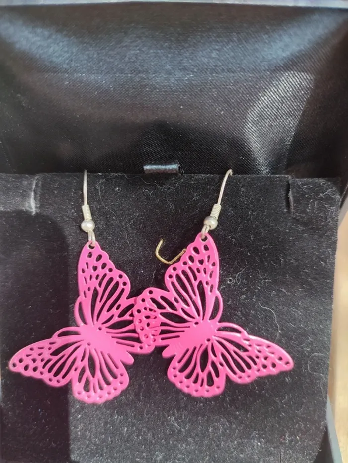 Boucles d'oreilles fantaisie - photo numéro 2