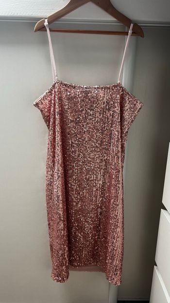 Robe courte sequins roses Etam taille S