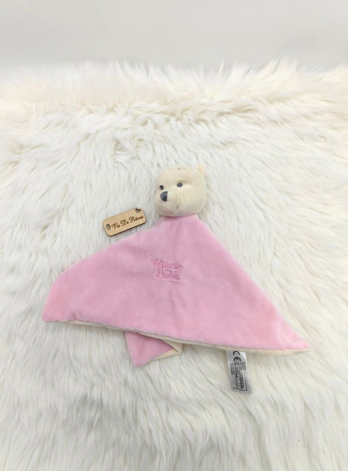 Doudou plat carré Winnie L'ourson Rosedoud