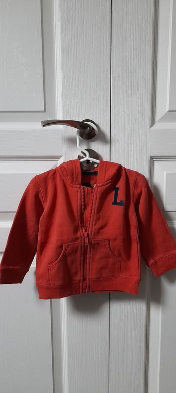 Sweat zippé à capuche