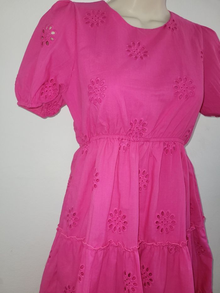 Robe fushia Du 4ans au 14ans 🏷broderie - photo numéro 3