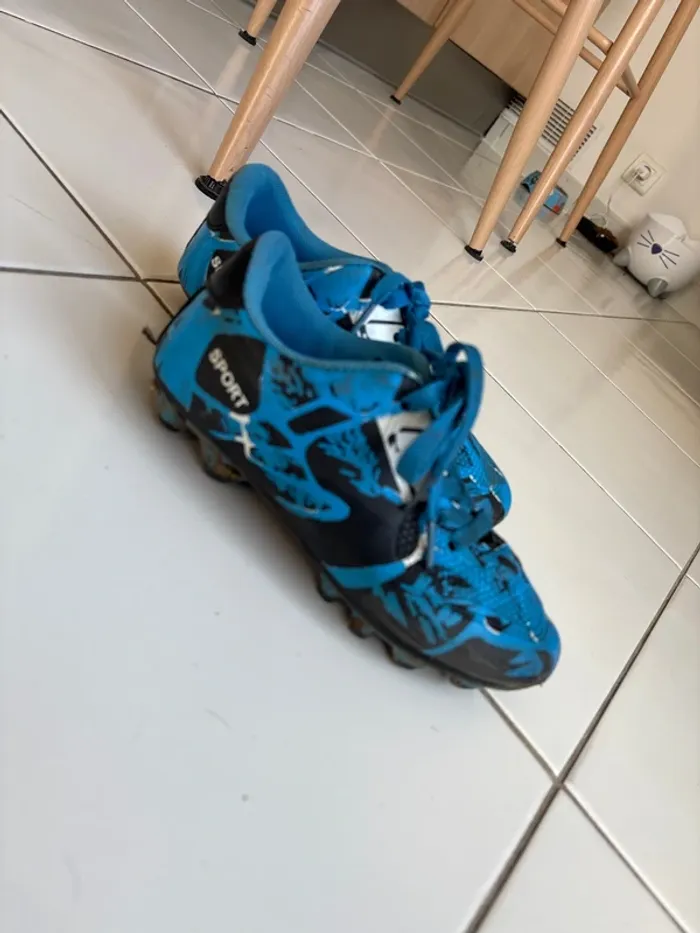 crampons chaussure basket de foot pointure 31 - photo numéro 2
