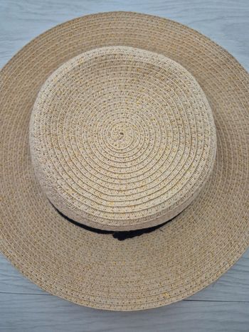 Chapeau Galerie Lafayette neuf