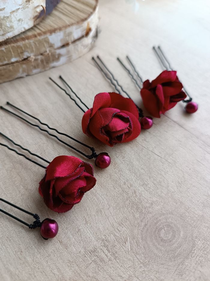 Épingles à chignon fleurs bordeaux mariage - photo numéro 2