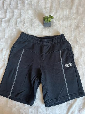 Short adidas noir 10-11 ans