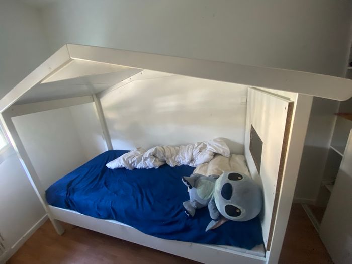 Lit en forme de maison