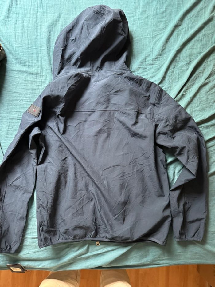Veste Tommy Hilfiger à capuche – Déperlante & respirante – Neuve avec étiquettes - photo numéro 7