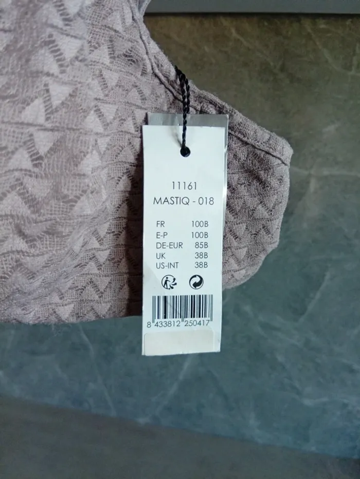 Soutien gorge Taille 100B - photo numéro 3