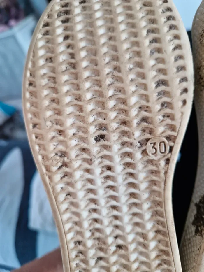 Chaussures enfants taille 30 gbb - photo numéro 3