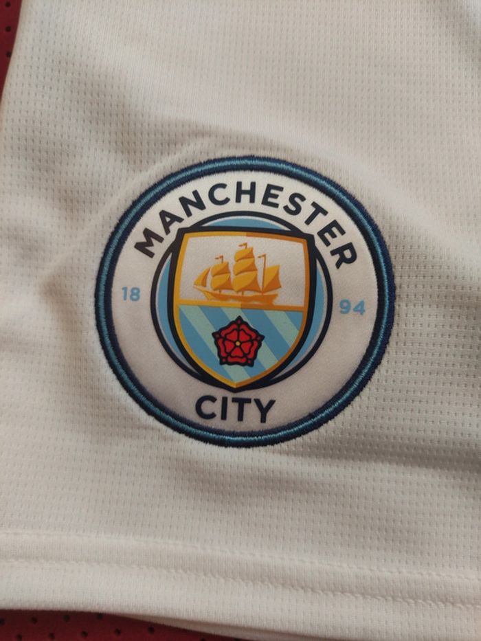 Short de foot Manchester City, Puma Authentique Officiel taille enfant 13/14 ans, Neuf - photo numéro 4