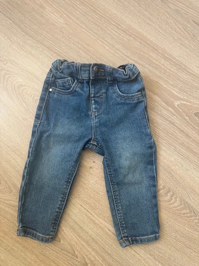 Jean 12 mois