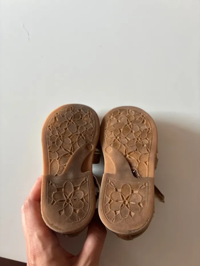Sandales taille 22 - photo numéro 4