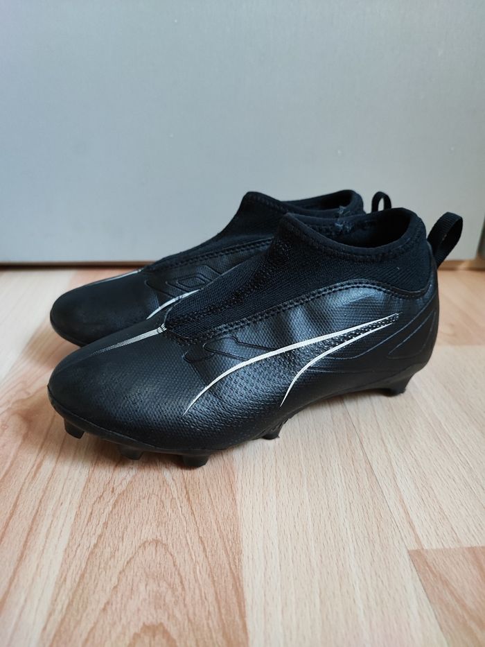 Chaussures de football moulées enfant ULTRA 5 MATCH+ Noir en Pointure 32 - photo numéro 2