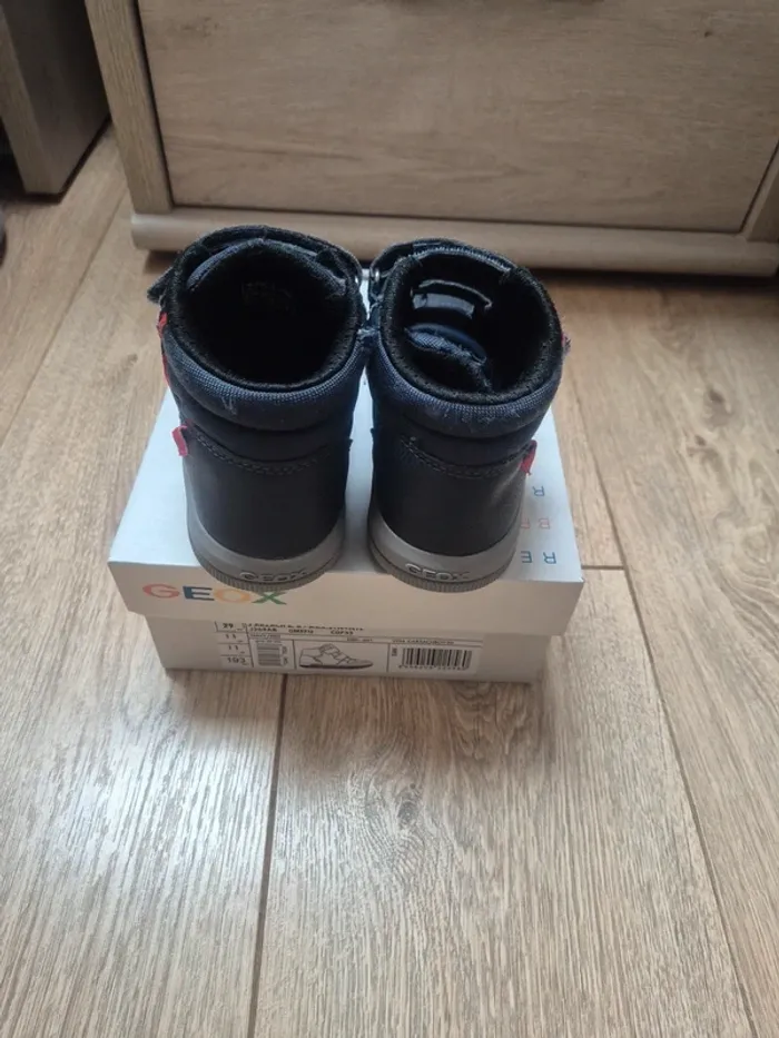 Chaussures geox grises et rouges pointure 29 - photo numéro 6