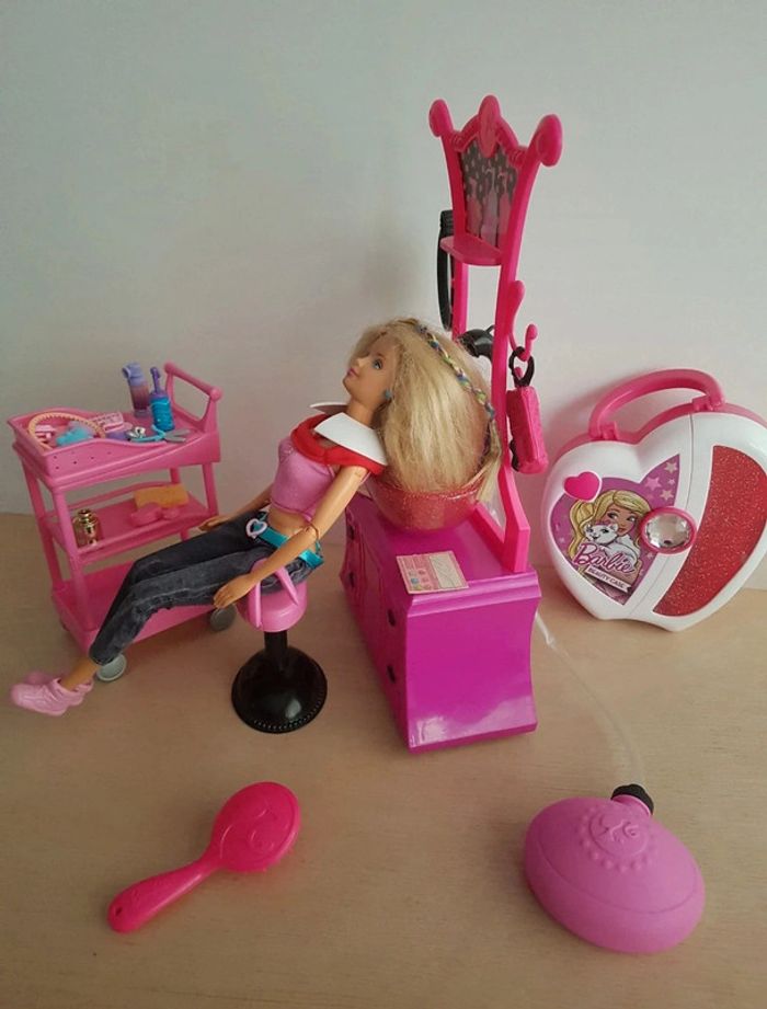 Barbie salon de coiffure - photo numéro 2