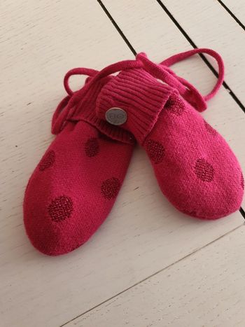 Gant obaibi avec cordon