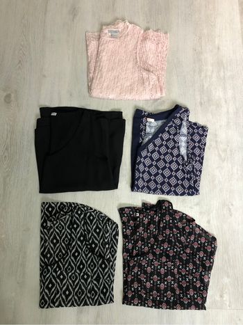 Lot de 5 tee-shirts débardeurs taille S