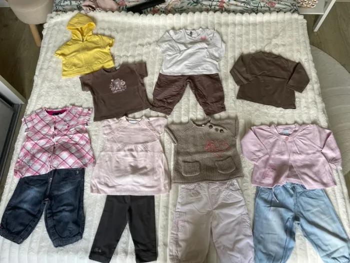 Lot 20 articles filles 12 mois