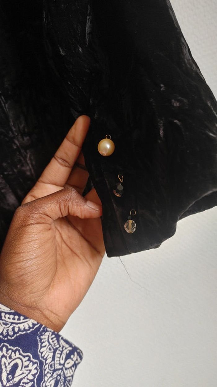 Veste en velours noir broche en perle - photo numéro 9