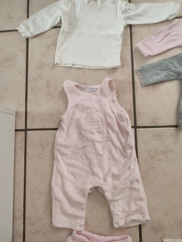 Gros lot 1 mois 56 cm - photo numéro 2