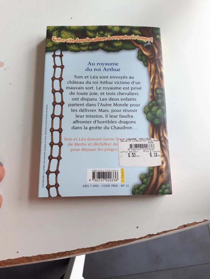 Livre cabane magique au royaume du roi Arthur - photo numéro 5
