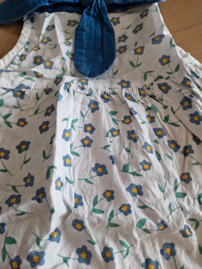 Robe blanche à fleurs - photo numéro 2