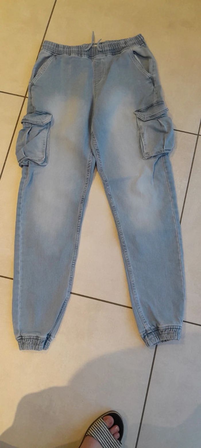 Pantalon type cargo jean
