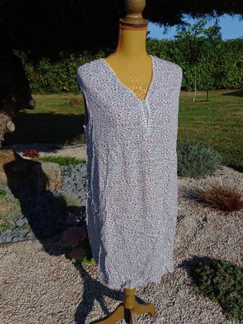 Robe fleurie 42/44 camaïeu