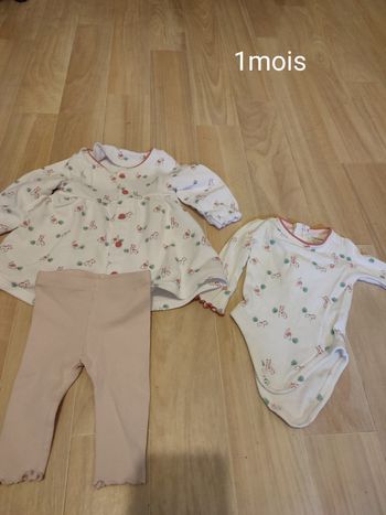 Jolie tenue fille  1mois