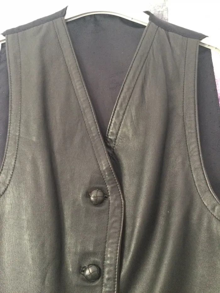 Gilet sans manches noir en cuir véritable - photo numéro 4