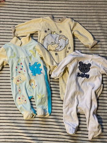 Lot pyjamas 9 mois